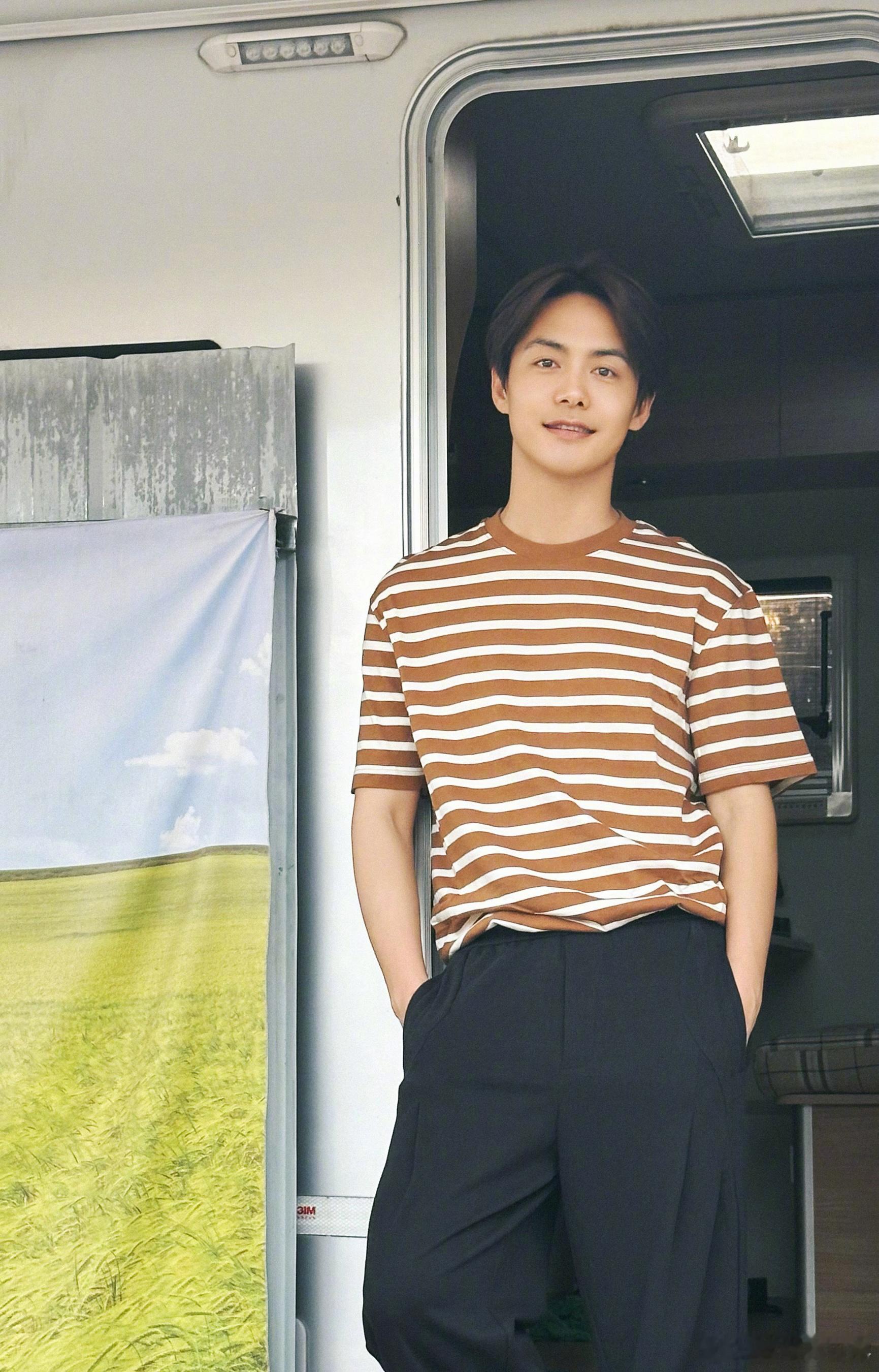 小芳边看马天宇的剧，边哭得如此投入，最后竟然感动得比演员还要激烈。这一幕真的是既