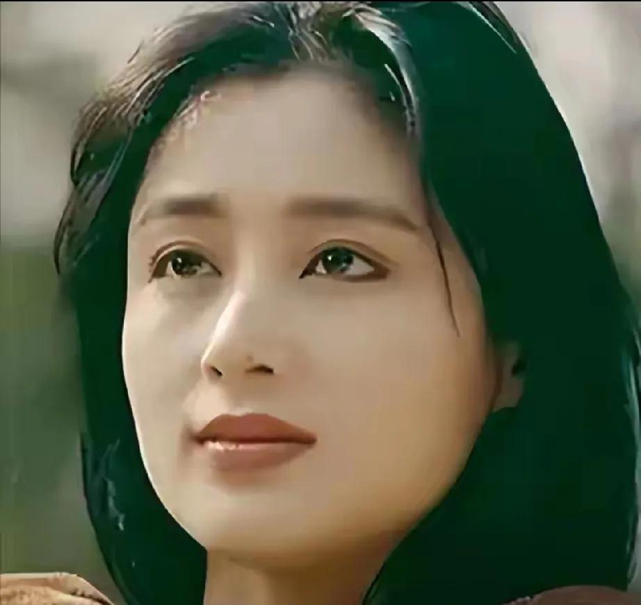 “大陆第一美人”陈红，曾凭貂蝉等角色红透半边天，却在事业巅峰嫁给大16岁的陈凯歌