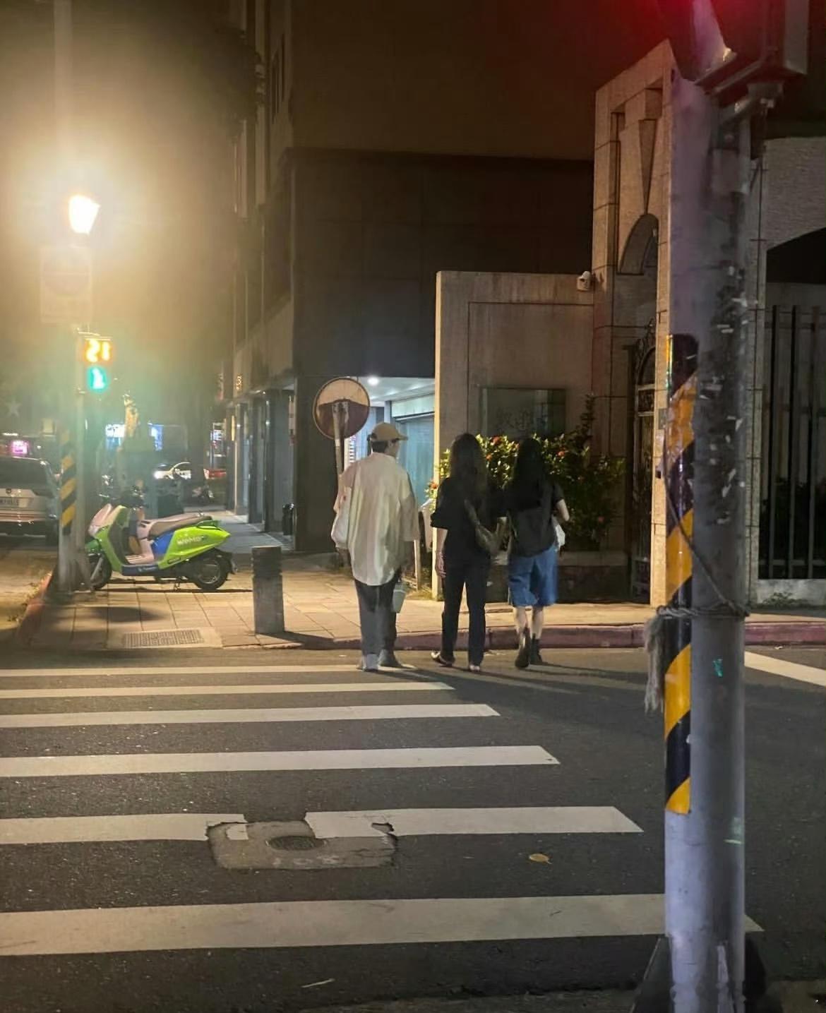 45岁蔡依林被夸状态好，保 养秘诀是早睡！蔡依林此前曾在节目中透露，今年从美国演