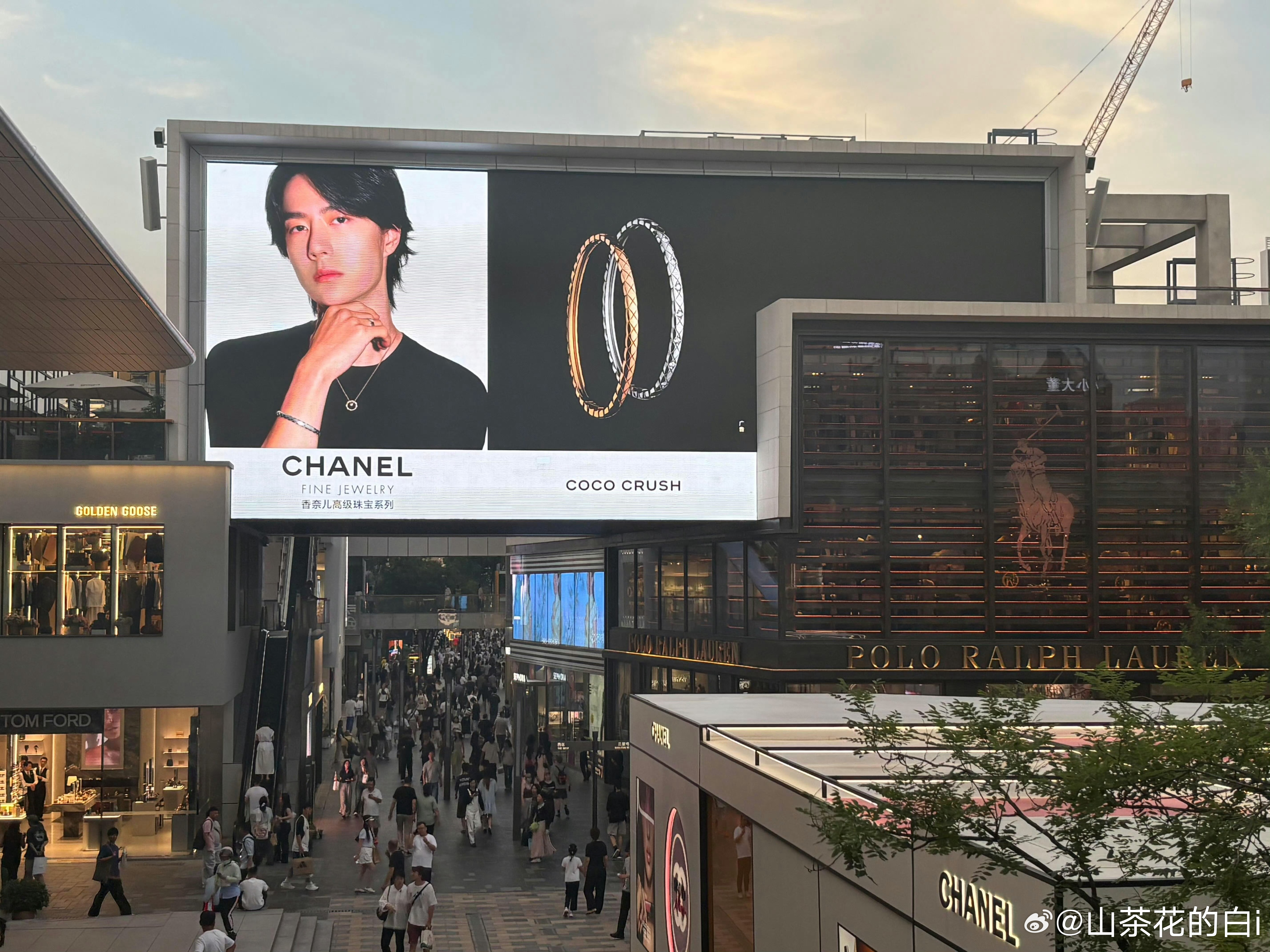 王一博香奈儿地广已上线！！！！还是太震撼了！！！巨星排面