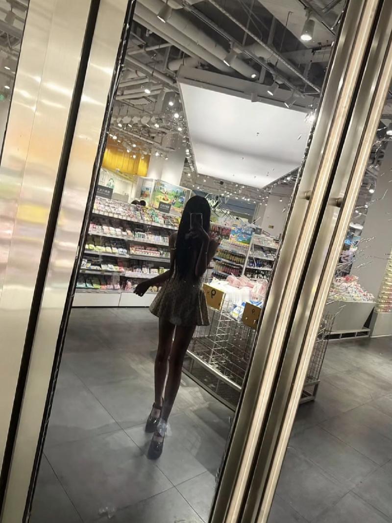 相见时难别亦难东风无刀百花残