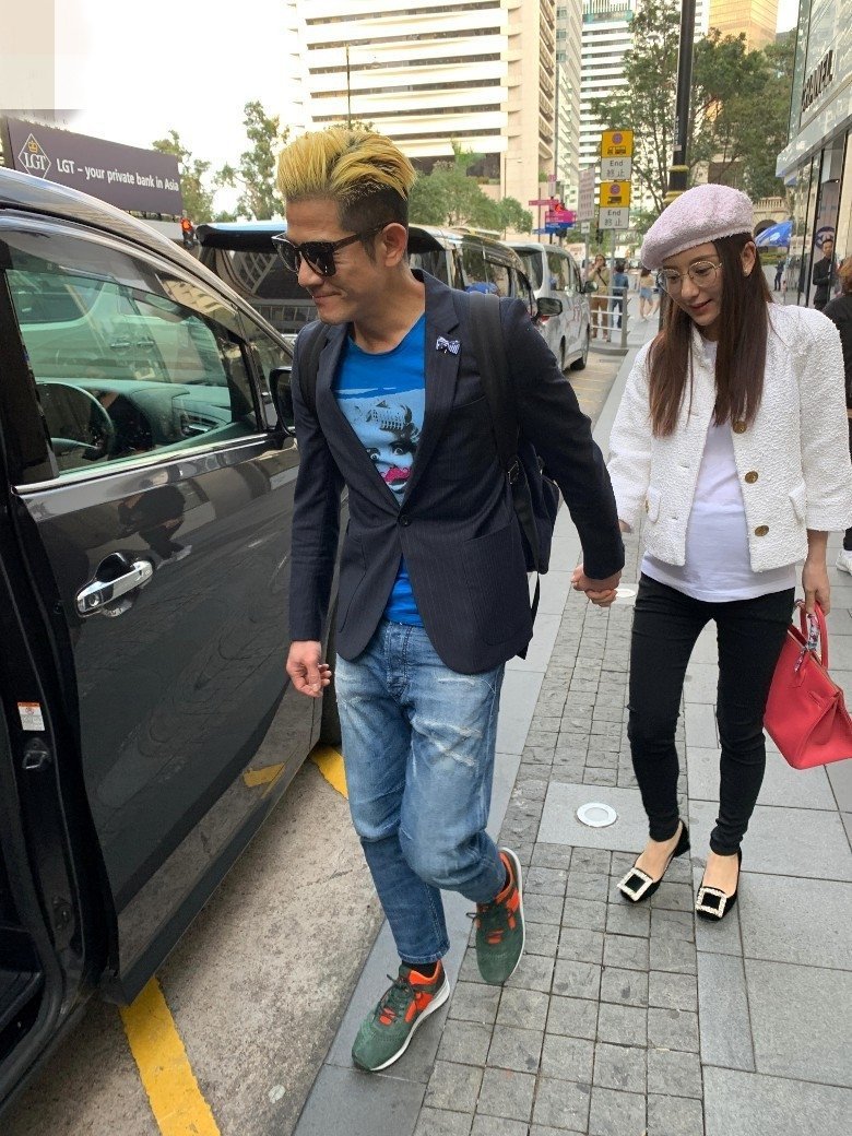 郭富城老婆方媛怀三胎的样子最美，一胎二胎的时候看着挺普通！ ​​​