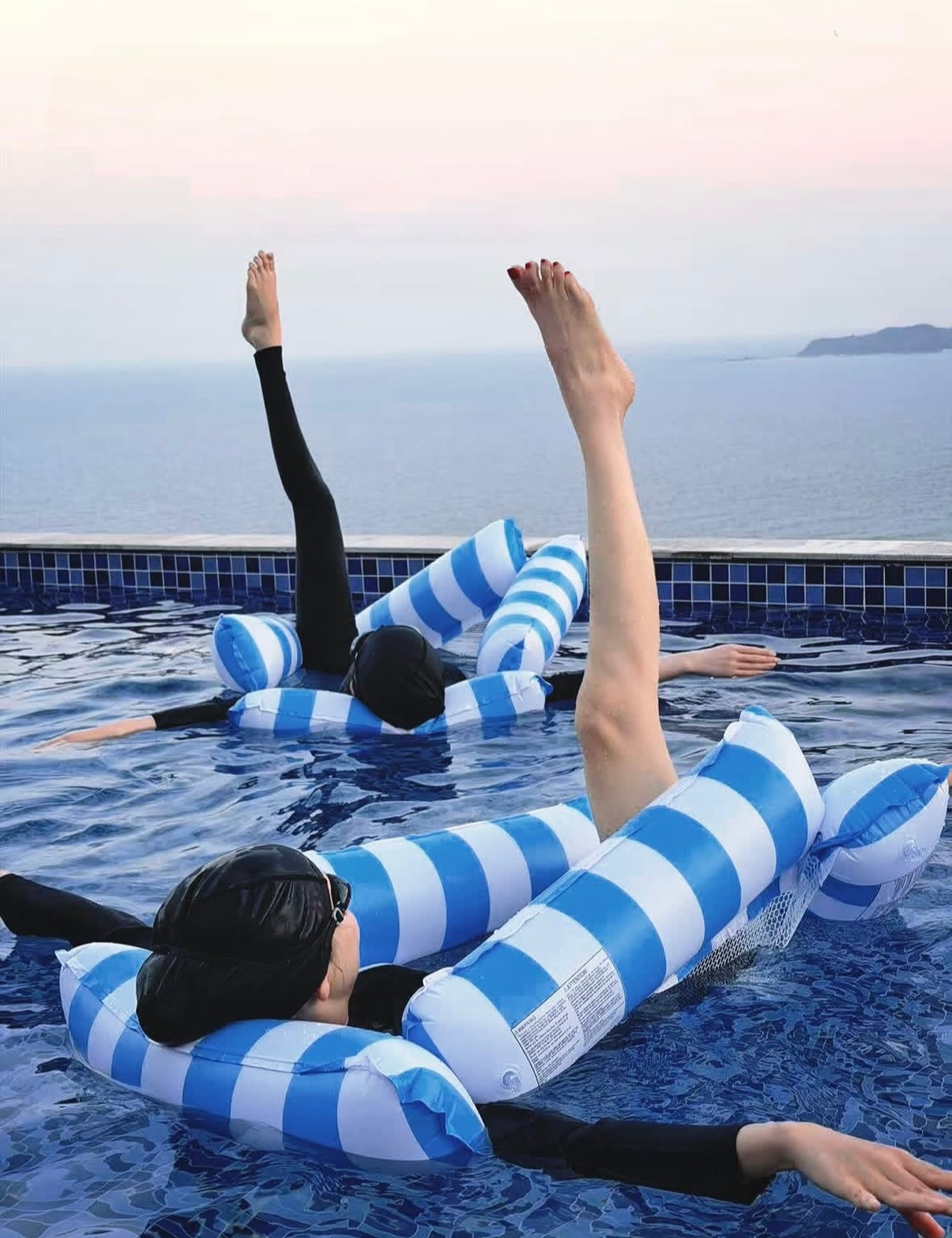 🏊*此女正在过夏天 