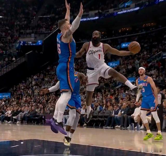 快船和雷霆的比赛，在缺少伦纳德和比尔的情况下，我相信很多人都不看好快船。

雷霆