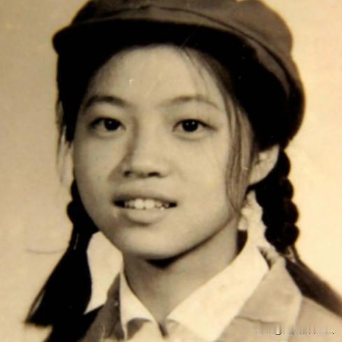 1968年，21岁的女知青廖晓东，嫁给了一贫如洗的老光棍。新婚夜，廖晓东一脸娇羞