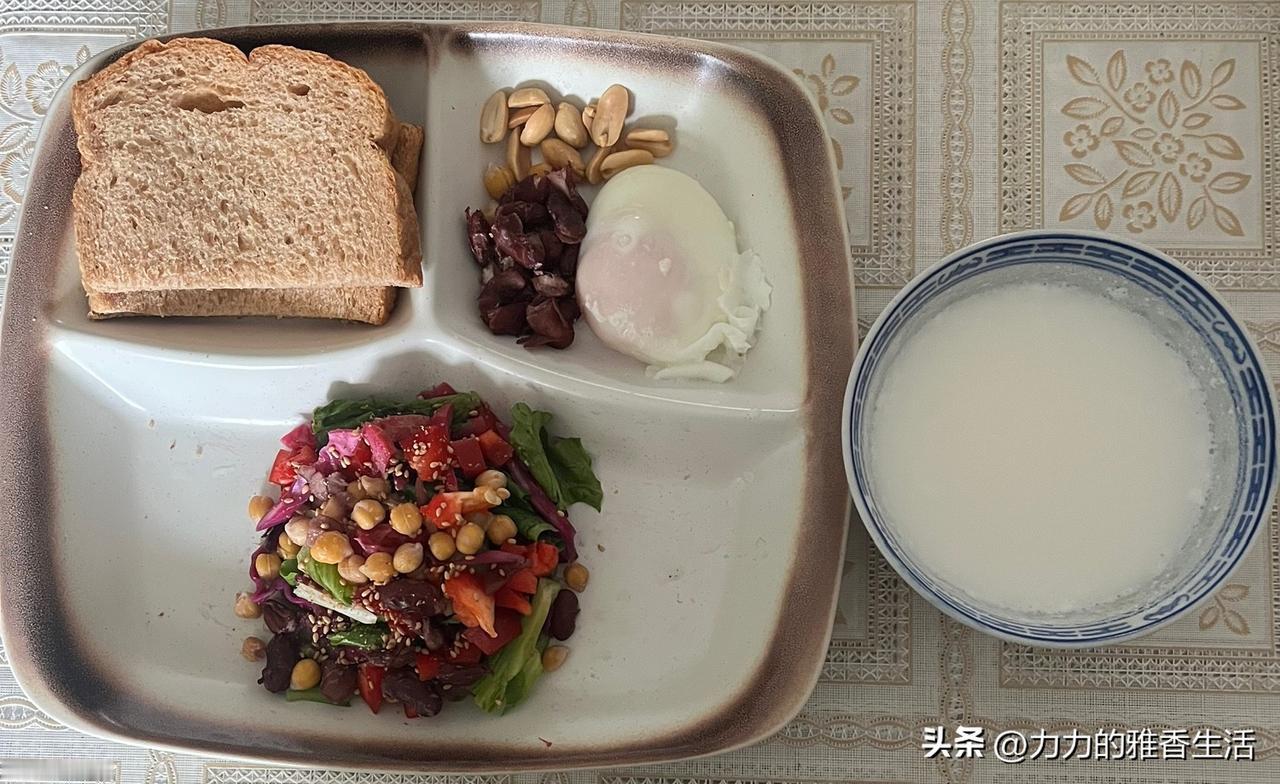 减脂控糖第三十六天，已经成功减重七斤，既没有极端饿肚子，也没有拒绝主食，而是适当