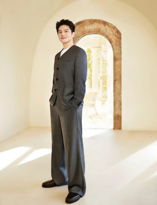 樊振东即将出发米兰时装周  1月19日，品牌方透露，樊振东即将出发米兰时装周，从