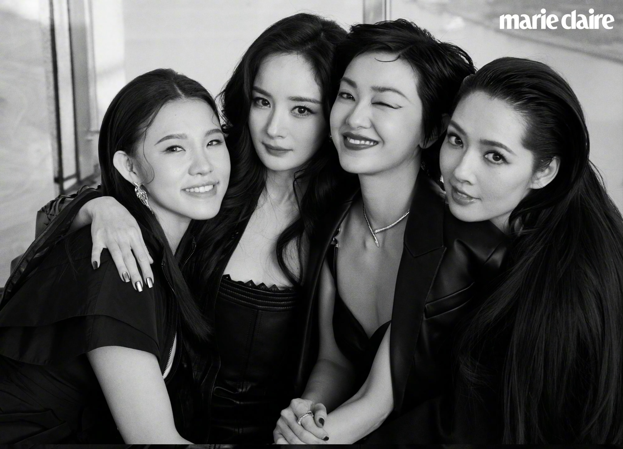 嘉人大合照：一组黑白大片， “时代姐妹花”久违的相聚。 