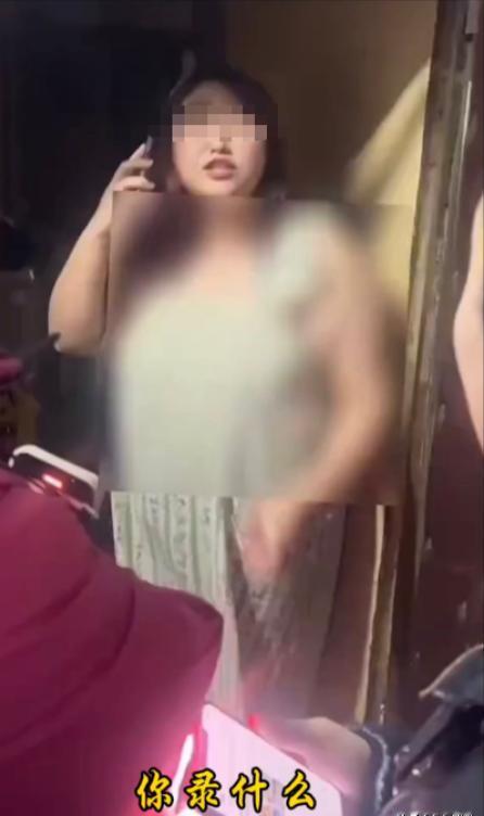 12月18日报道，女子美团下单榴莲，吃完以后申请退款成功，商家联系女子要求退还榴