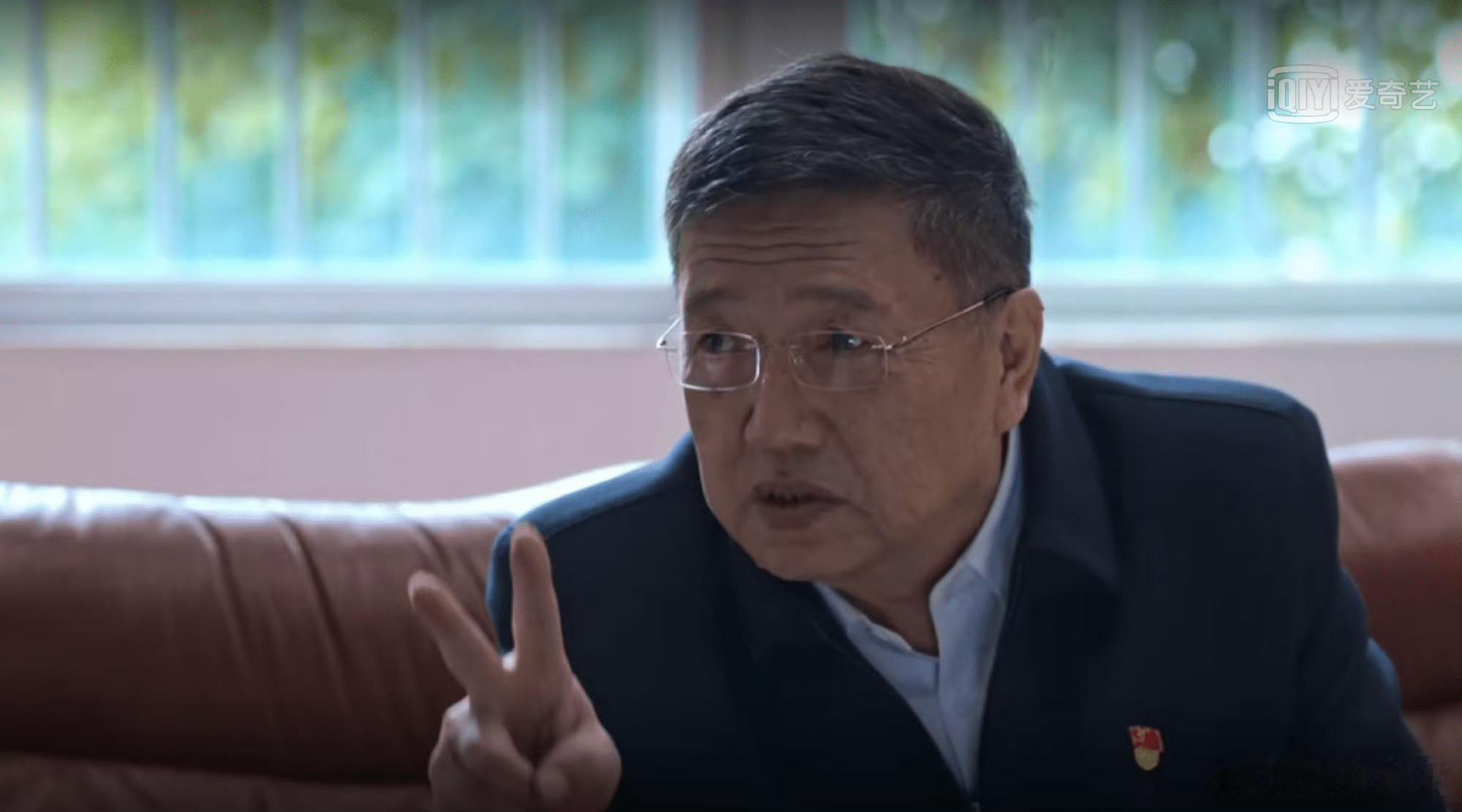 秦焰演技秦焰演的配角总能让人一眼记住，小人物有烟火气，大人物有压迫感，一抬眼、一