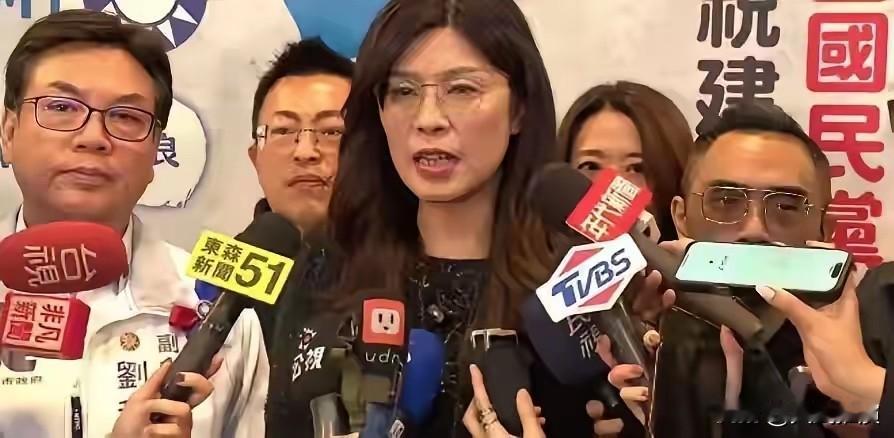 在台湾省流传着一句话，5个卢秀燕、10个韩国瑜、30个侯友宜不如一个郑丽文

郑