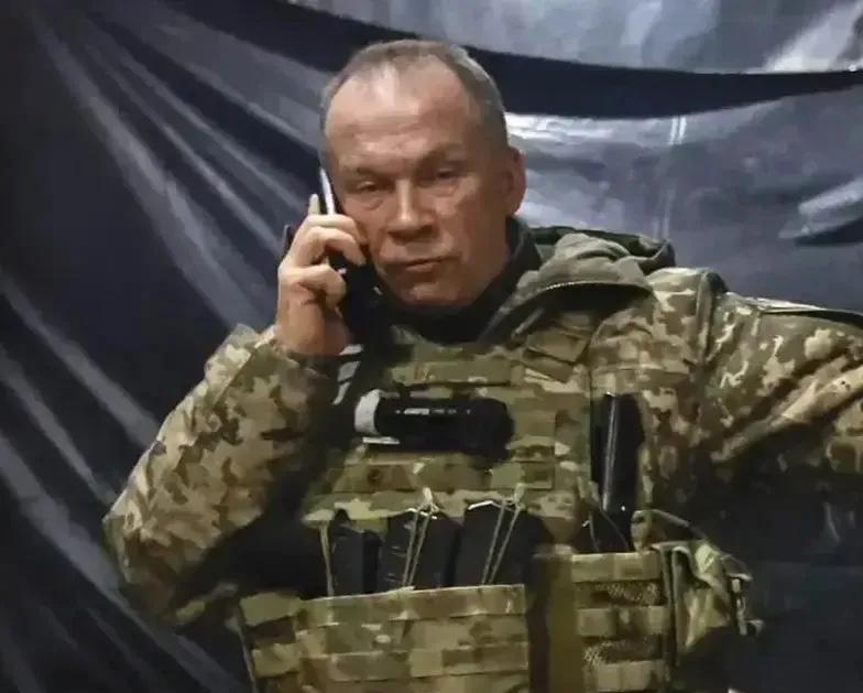 乌克兰被迫从多个阵地撤军
当地时间12月21日，乌克兰武装部队正式通报，受俄军快