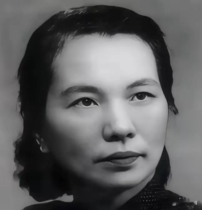 1950年，蔡孝乾被抓后马上叛变，台湾地下党一下子全乱了。朱枫本来能走安全的海路