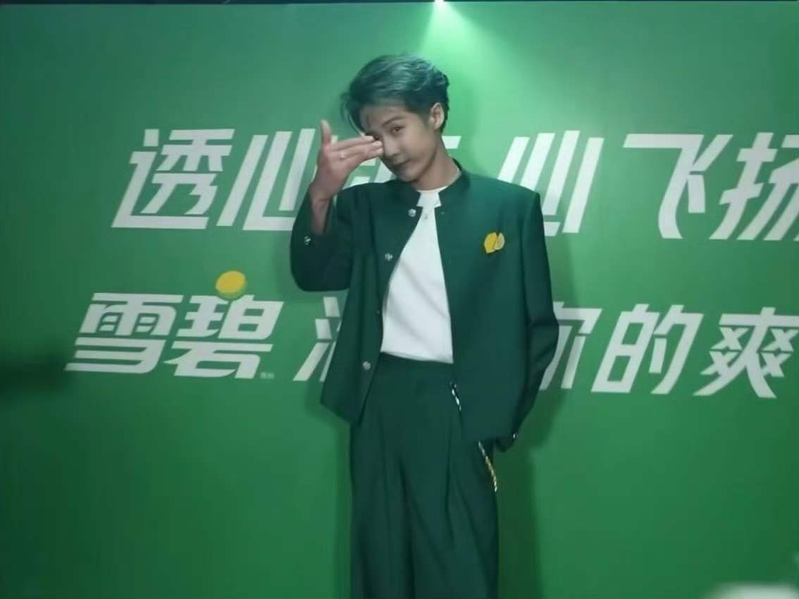 绿头发的檀健次没见过的檀健次[哈哈]听到我的尖叫了吗啊啊啊啊啊啊啊啊啊啊……檀健