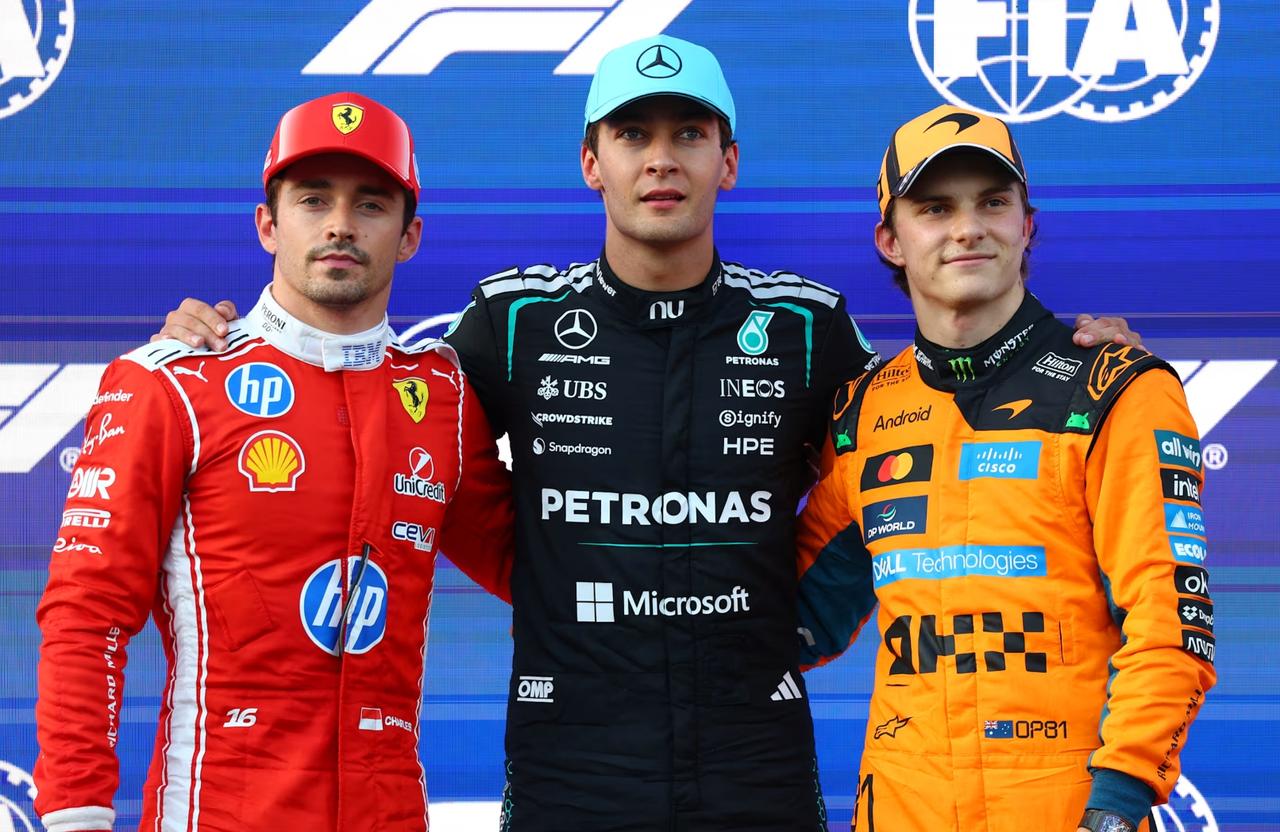 惊天反转！2026F1巴库排位站大乱斗，安东内利Q1撞墙，拉塞尔狂揽杆位，梅奔队