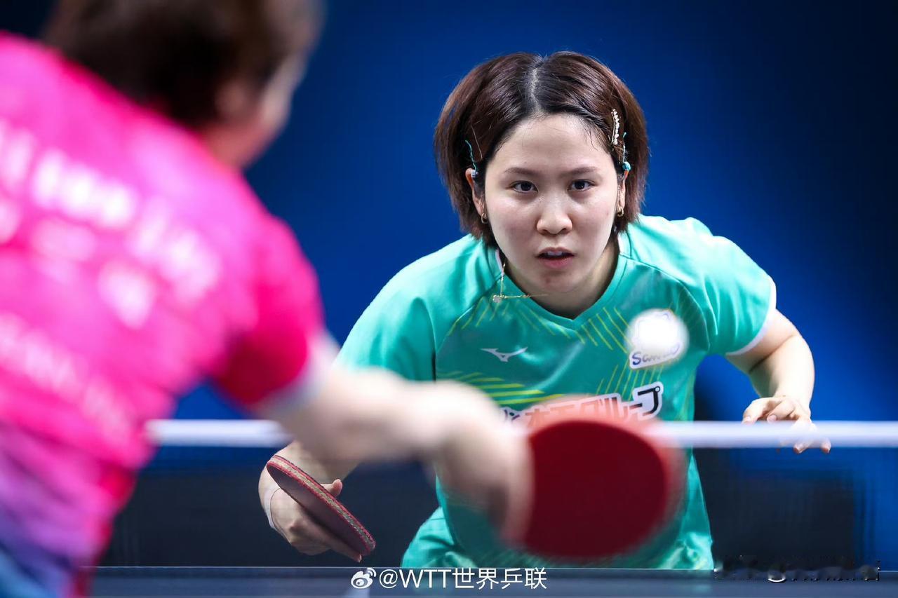 平野美宇打进女单四强了，真的不容易，她也好久没有在国际比赛中打进四强了。WTT球