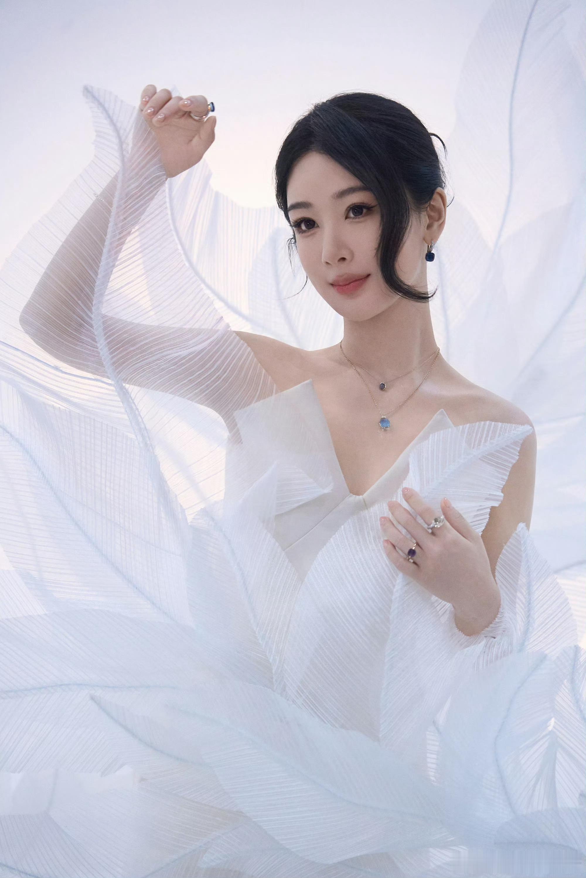 杨紫yz 宝曼兰朵全球品牌代言人杨紫 你是我绕过山河错落 才找到的人间烟火杨紫
