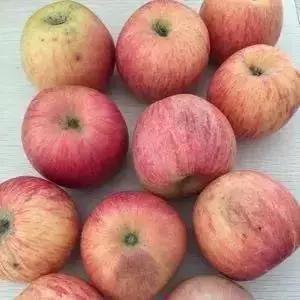 🔥 紧急警告！这5种果蔬再便宜也别买！很多家庭已经吃进医院！
家人们！
最近天