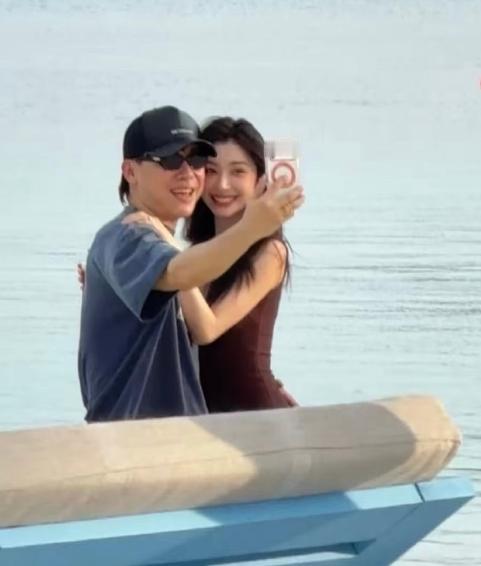 放以前，我会说胡彦斌好福气，怎么谈的都是美女。现在我只想说易梦玲好福气，竟然能谈