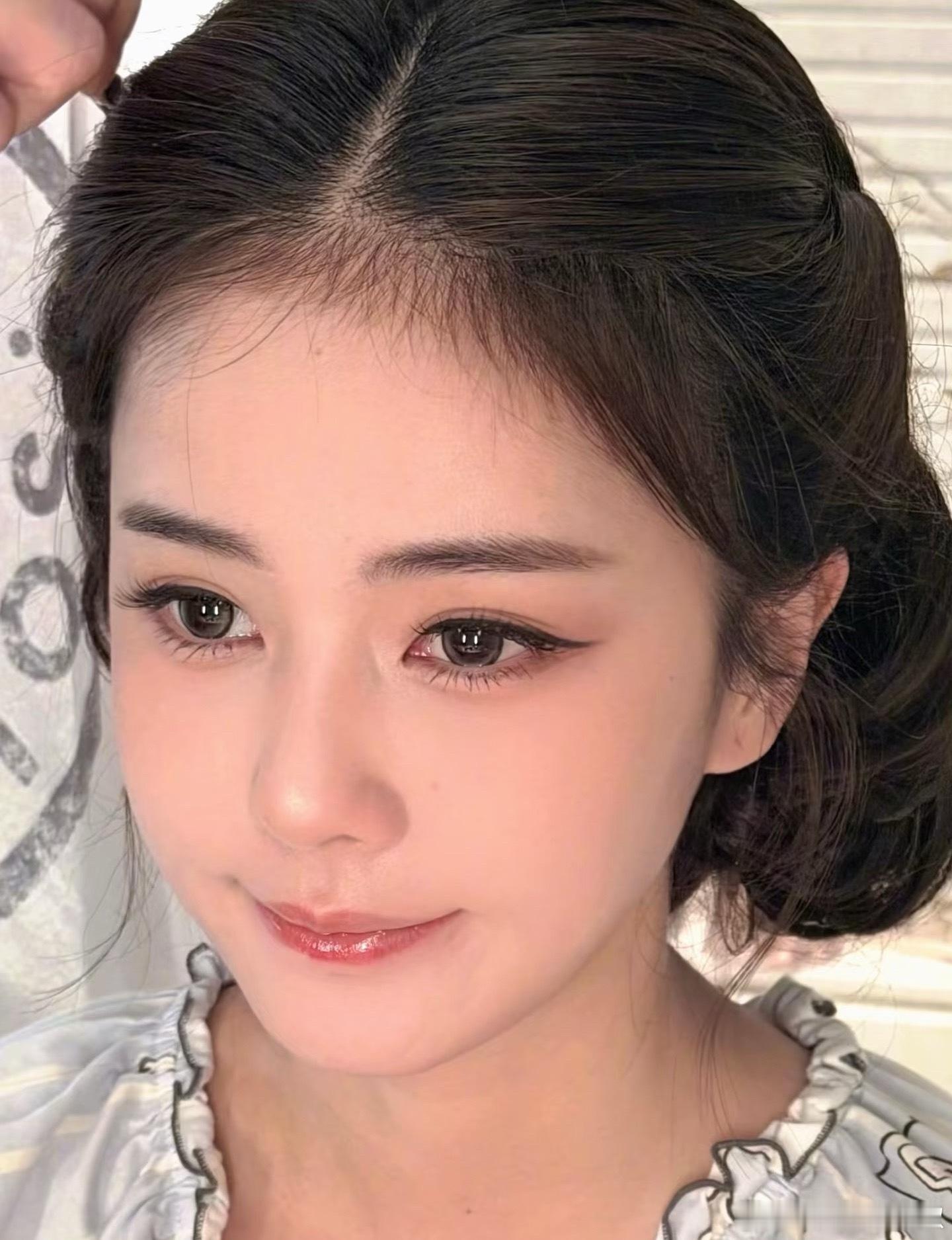 说她普的你给我出来，感觉🍍是很扛老的长相 
