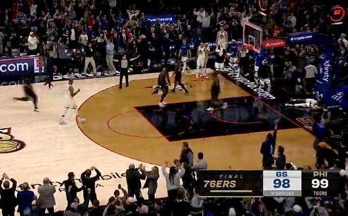 NBA：76人绝杀勇士，湖人绝杀猛龙。
刚刚结束的NBA常规赛，西部传统两强球队