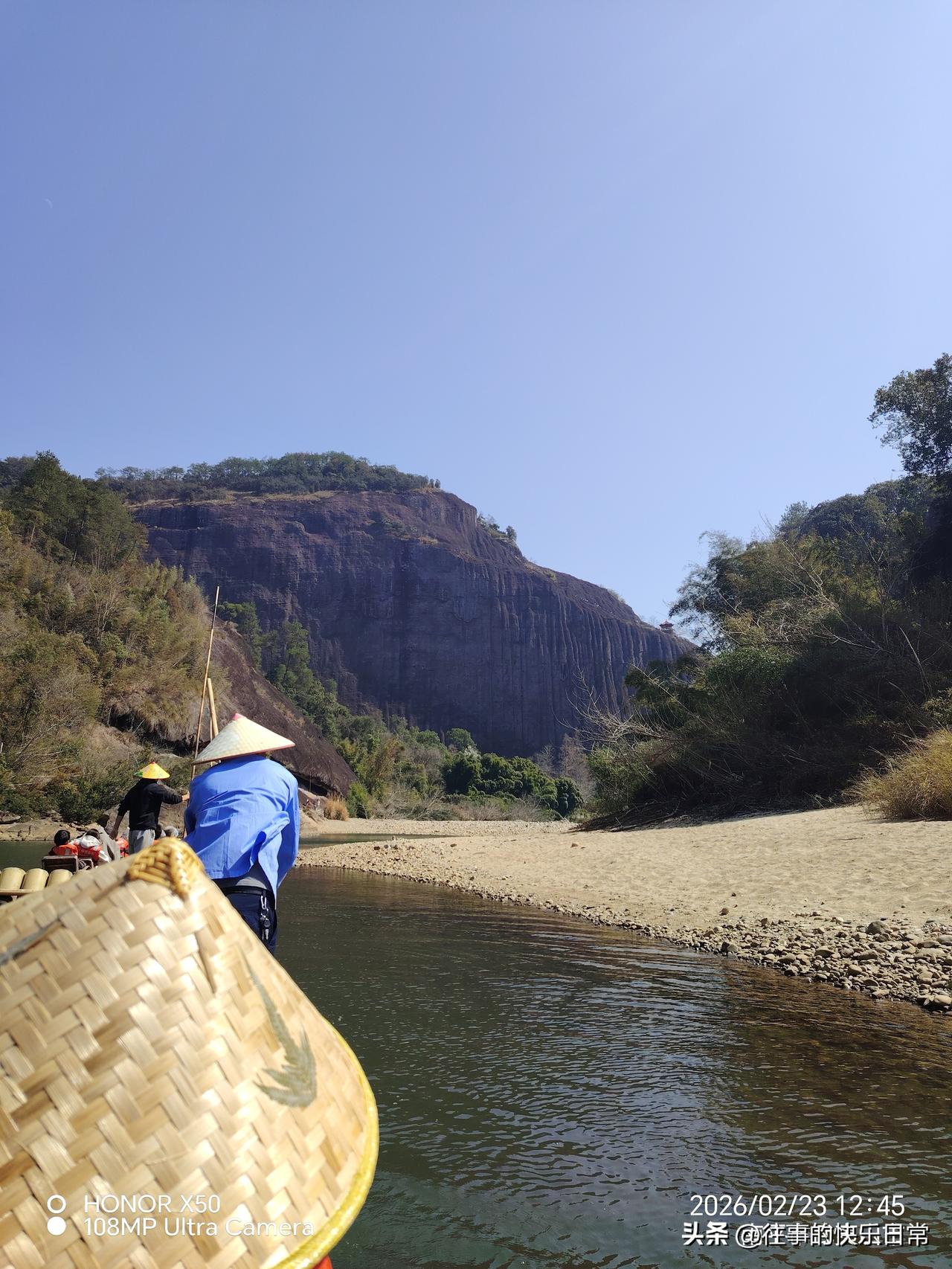 新年爱好打卡武夷山竹筏漂流“新年爱好打卡”