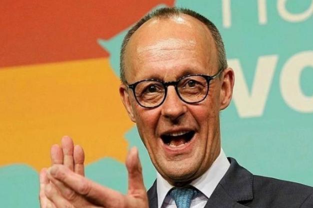 德国外长当着全世界的面，一句话把桌子掀了：我们宁可被美国一脚踹开，也绝不会回头看