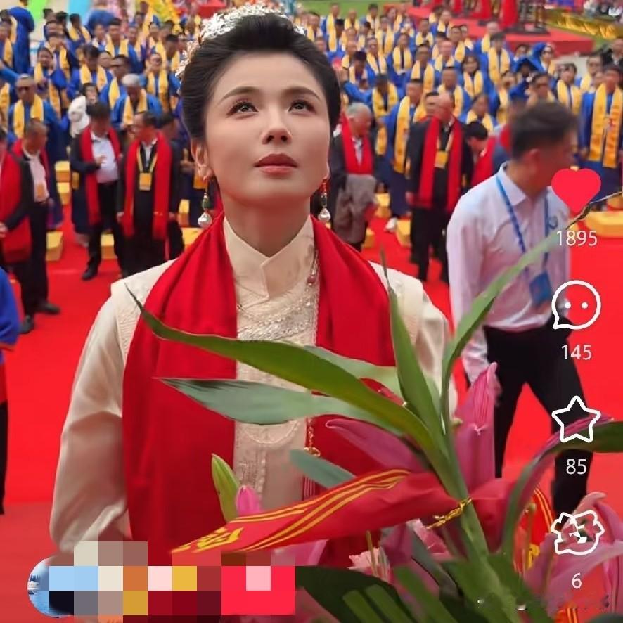 这一刻，

真的感觉刘涛被妈祖附体了。

今天是妈祖诞辰1066年，

刘涛又被