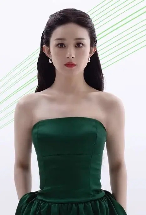 赵丽颖还是不要走时尚这条路了[黑线] ​​​