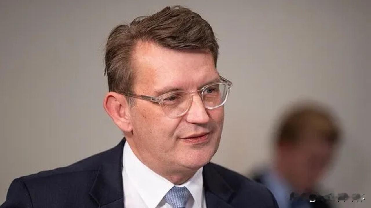 当地时间1月22日，丹麦国防大臣波尔森在接受采访时，针对近期备受关注的美国与格陵