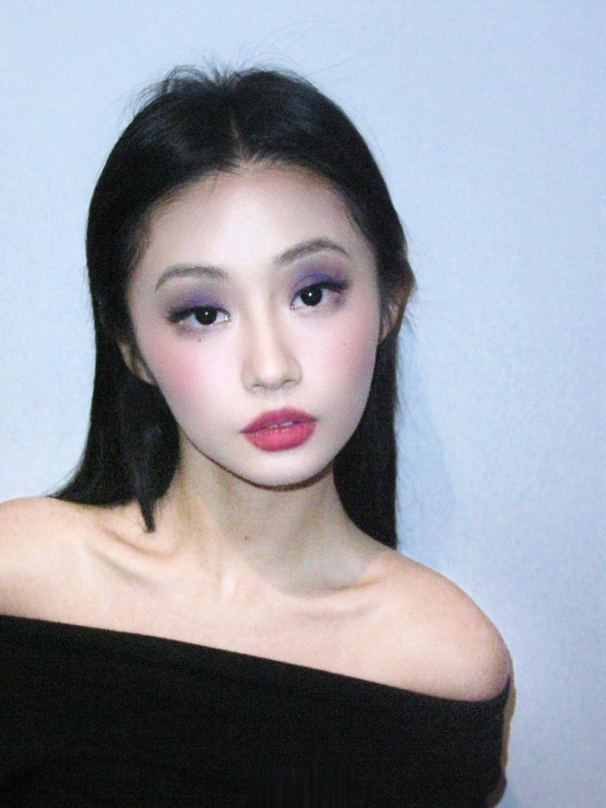 你还是住在我的回忆里不出来： ​​​