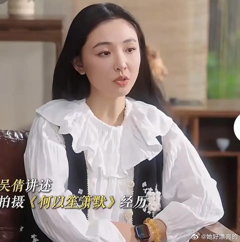 吴倩为了一段不被公开的婚姻，赔了400万违约金，推了3部女主戏，在机场自己拖着两