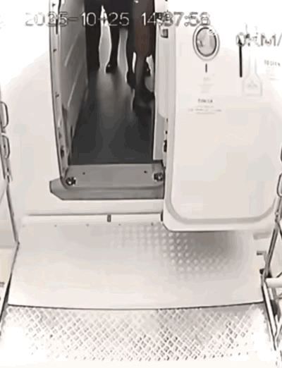 郑智化怒斥深圳机场这件事反转了！
估计他想破脑袋都没想到
深圳机场早有准备，机场