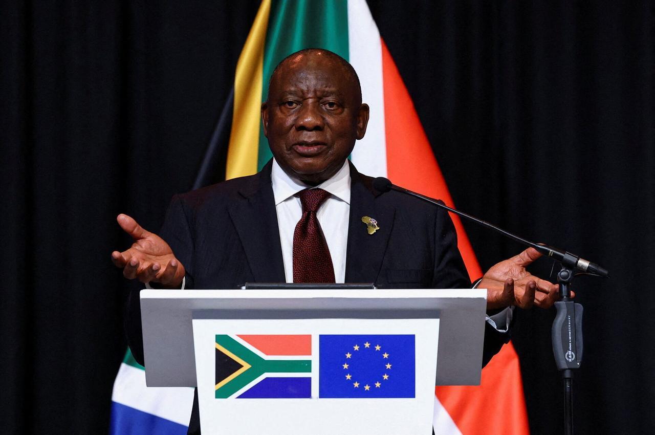 [To learn English]
South Africa's presid