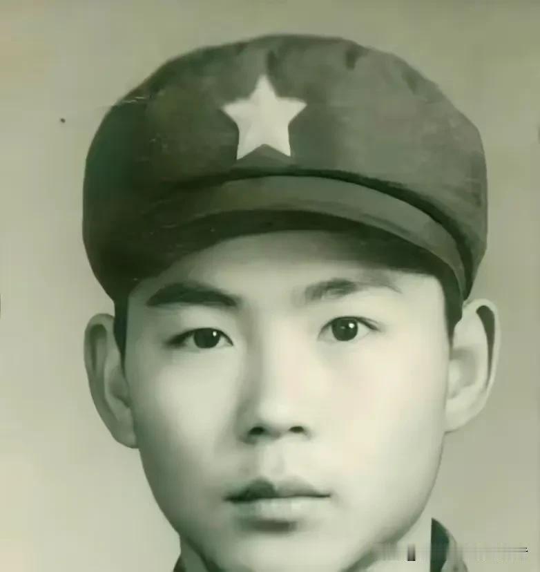 四川知青谢志熙，1976年参军入伍。升任排长之后，他身上依旧带着一股不受拘束的野