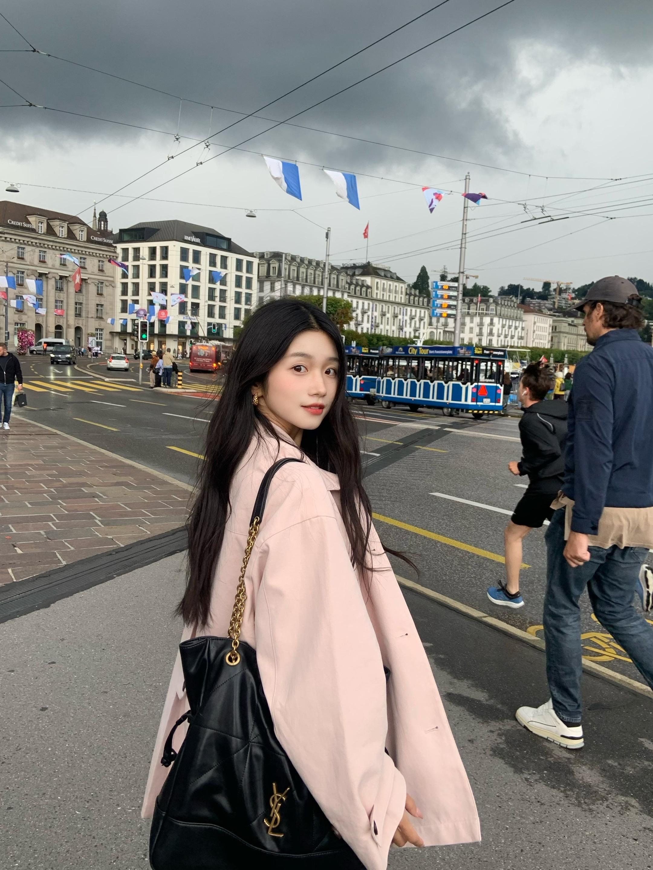 痛苦只是流经我。