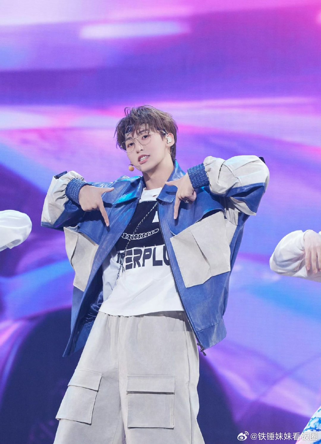 #乐华家族演唱会官宣#不是吧，谁还不知道乐华家族十五周年家族演唱会官宣了啊！还是