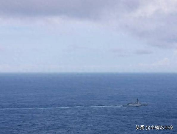 发现一个很诡异的现象，我们在南海、钓鱼岛这些地方跟人对峙，好像总在纠结“谁先动手