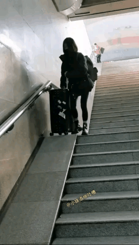 在为这个女孩担心，最后没出现什么大事，这颗悬着的心才放下来，女孩体格比较单薄，拿