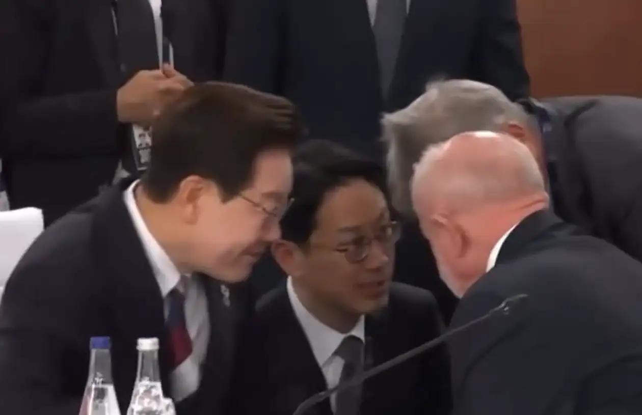 李在明确实比高市早苗会来事，在G 7会议的间隙，当李在明发现巴西总统卢拉一个人匍