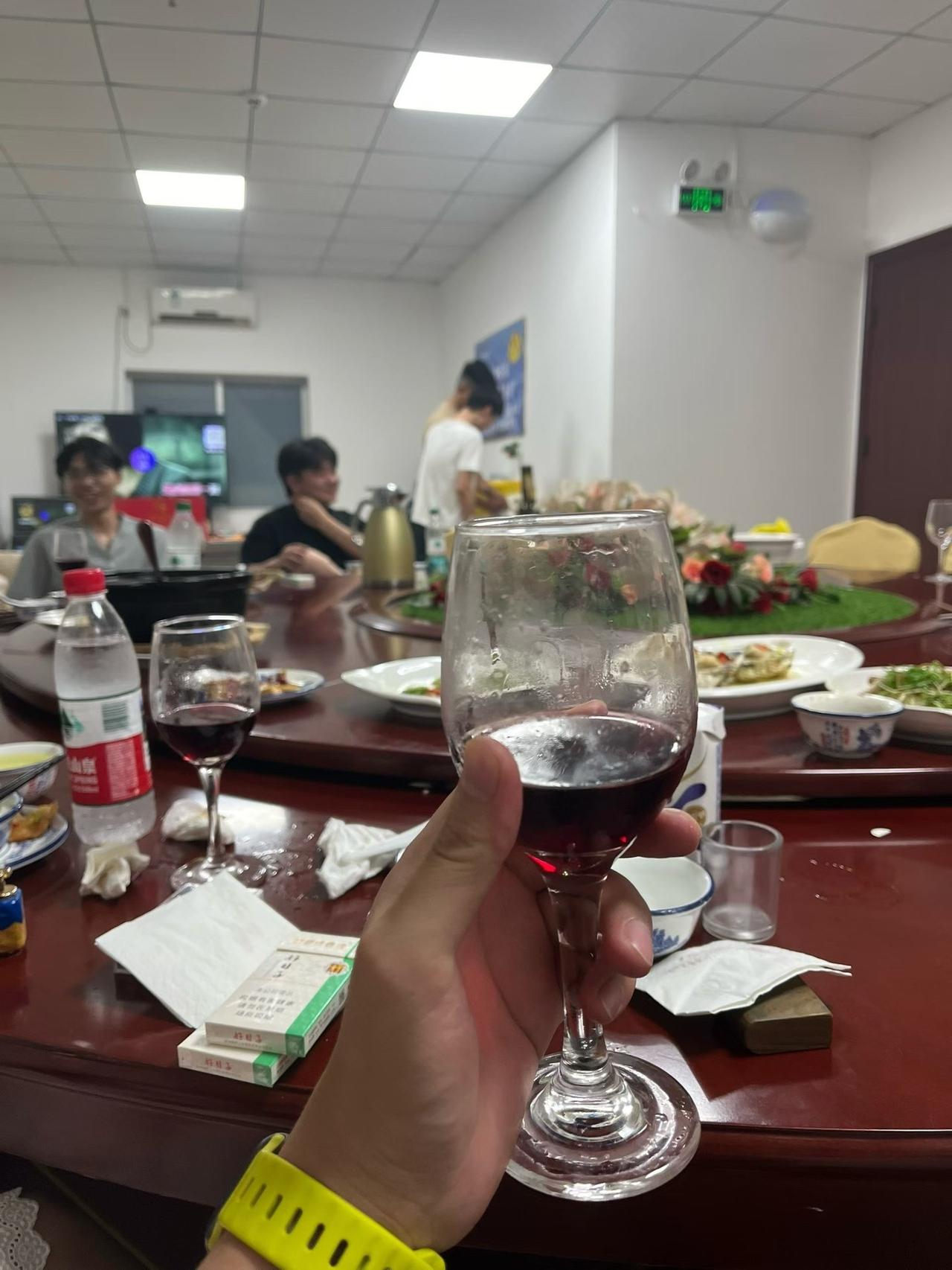 男人是酒 越喝越有。