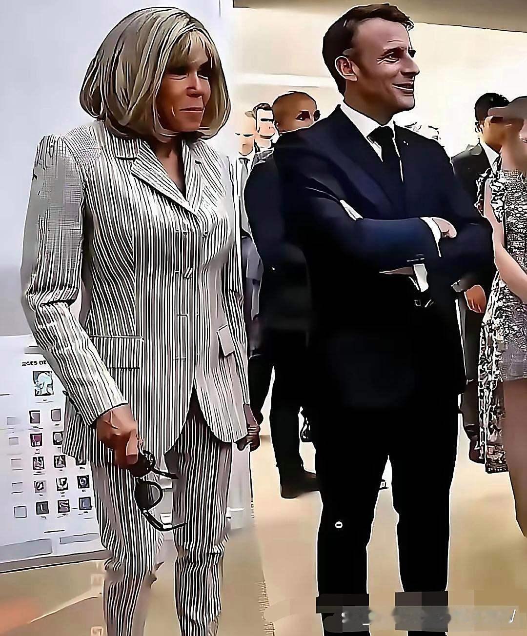 马克龙对爱情很专一，一直深爱着自己的老婆！[比心]