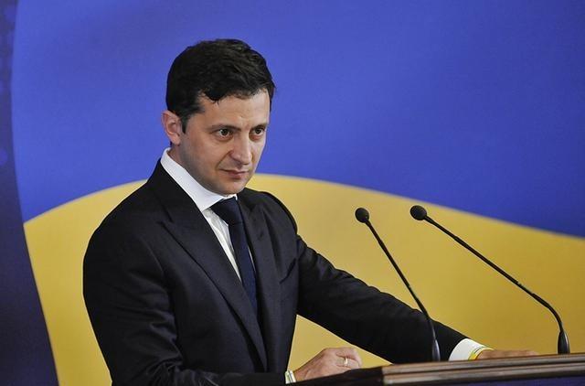 乌克兰冤不冤。四年多的时间，四年多的拼杀，硬生生把俄罗斯从一个超级大国打成了普通