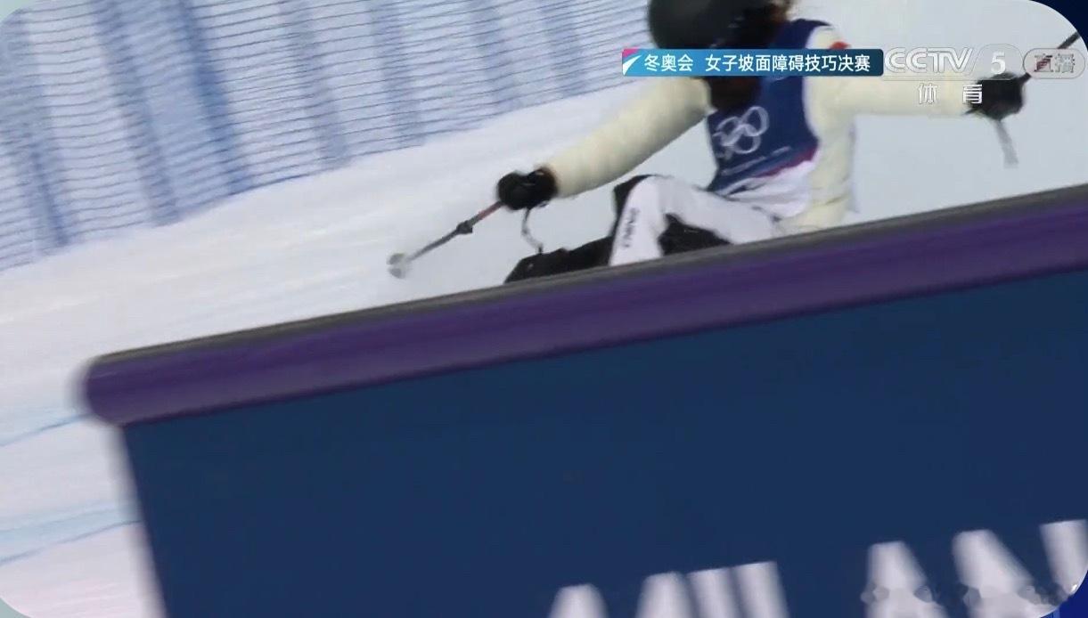 刘梦婷第二滑摔跤 得分13.66分目前还是取第一滑67.46分全民聊冬奥