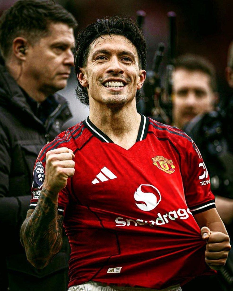 埃弗顿0比1曼联  利桑德罗·马丁内斯小腿拉伤没有上场，但本周将恢复训练，并可以