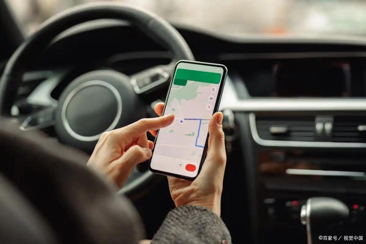 [太阳]浙江杭州，女子回家租网约车，车上做不雅动作，司机愤怒

在浙江杭州，一个