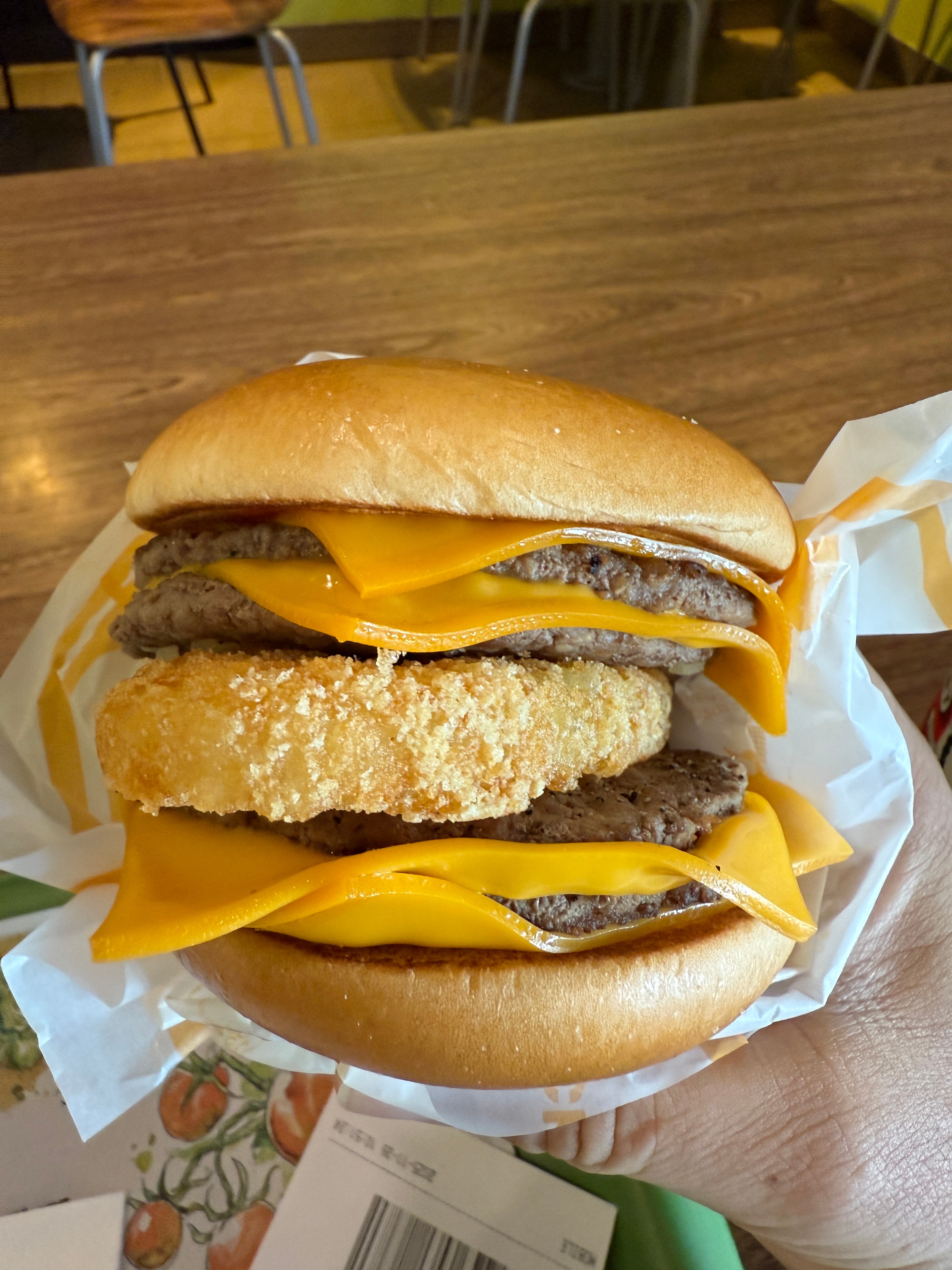 麦门！1+1套餐终于可以组合成夹薯饼的汉堡了 我不许大家不知道这种吃法！1+1可