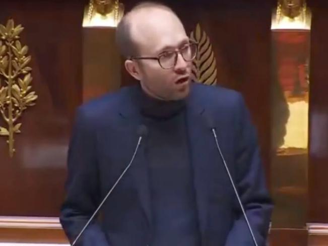 法国国民议会全票通过！
 4月13日，法国国民议会就殖民时期非法文物归还法案进行