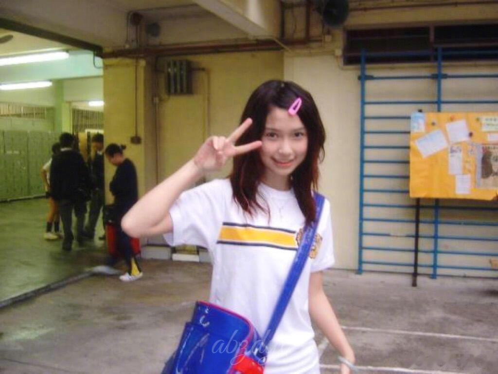 Angelababy13岁旧照Angelababy13岁时在学校就很有名了 网友