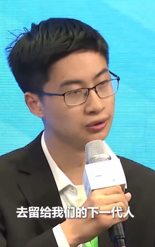 为什么要和美国干到底？就这么说吧，要是不干到底，那中国下一代就 “完了”！最近清